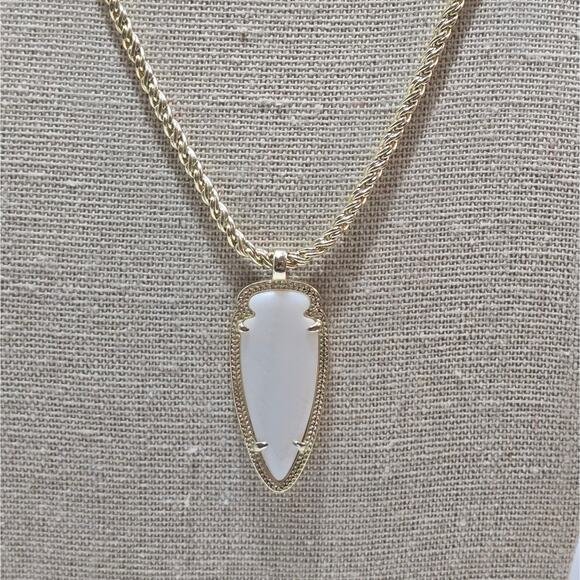 Kendra Scott MOP Shaylee Necklace White Mother Of Pearl Birthstone Arrow Pendant - Picture 5 of 7
